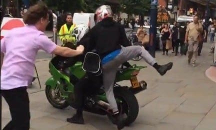 Shoppers attempt to apprehend burglars in Manchester raid