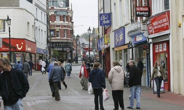 Thieves flee empty-handed from attempted robbery