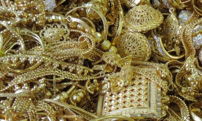 UK smugglers gold could fetch £2.5m at auction