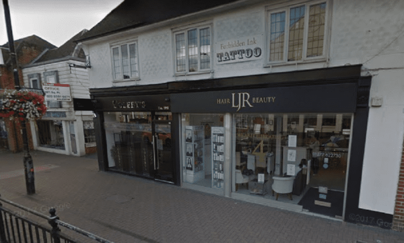Hairdresser intervenes in jewellery raid