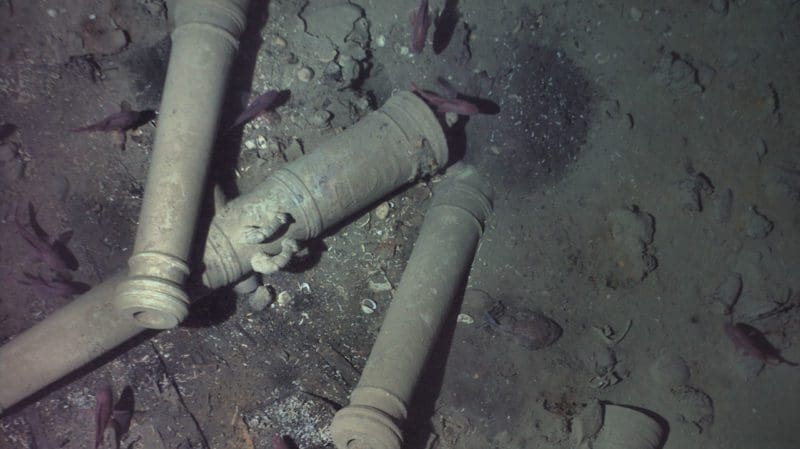$17bn of emeralds gold and silver found in shipwreck