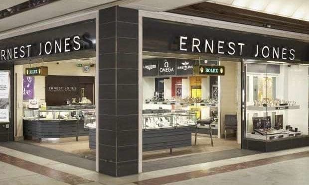 Signet welcomes ‘strong’ holiday trading