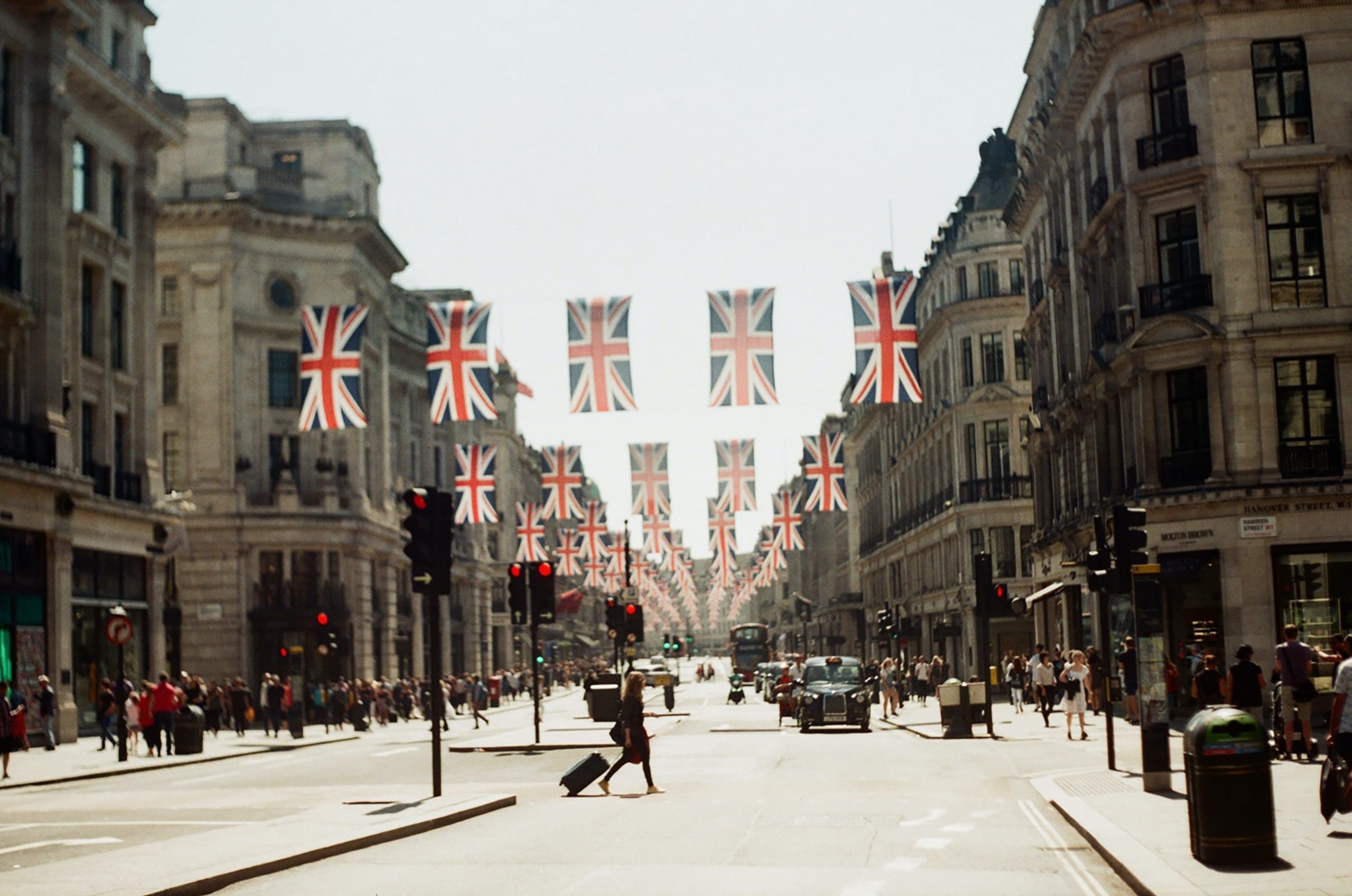 Poor July sales rock high street recovery