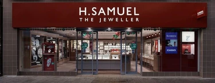 Signet Jewellers swings to loss in Q2