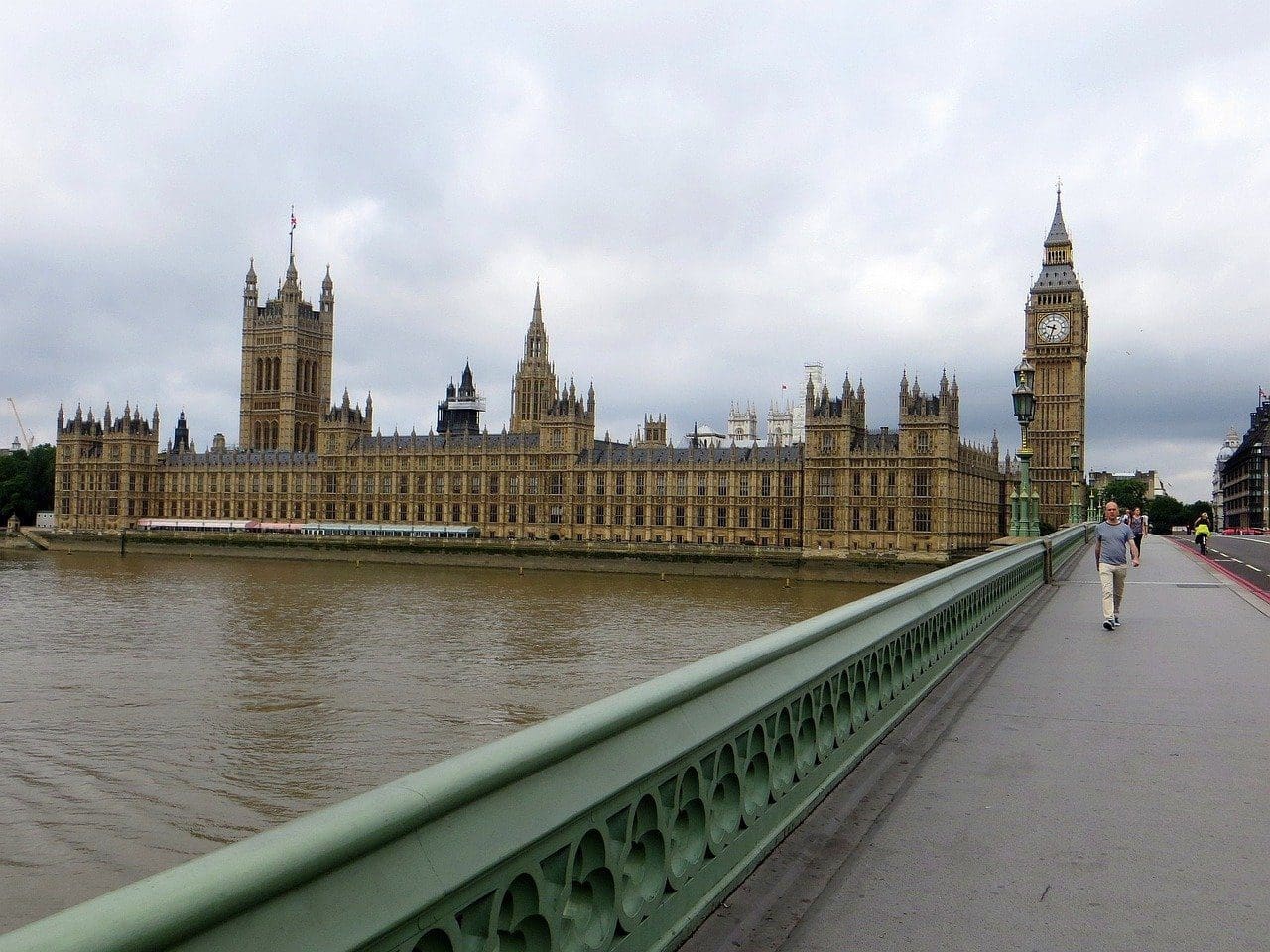 London and Essex set to move into Tier 2 restrictions