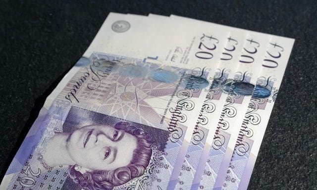 Robbers steal £100,000 from Cambridgeshire jewellers