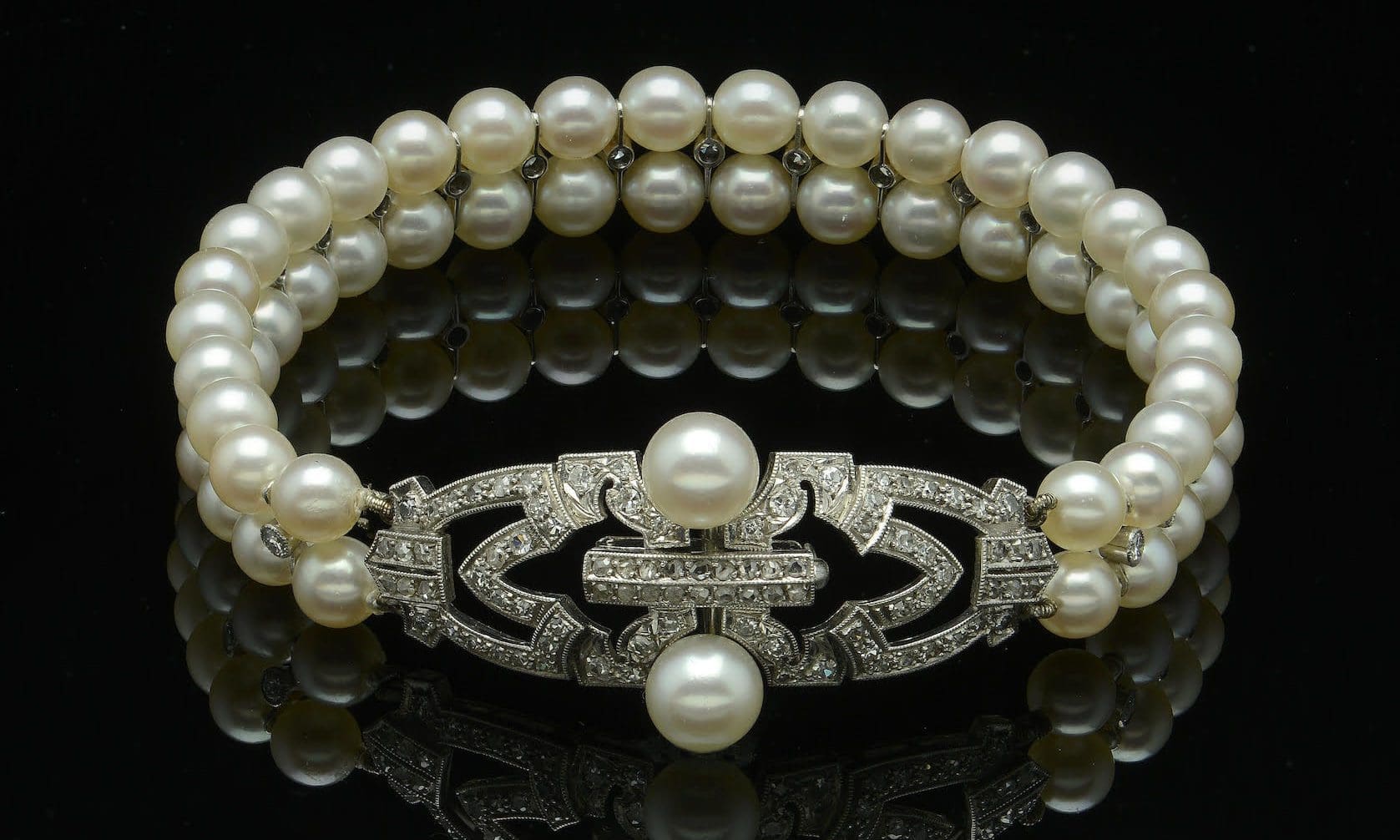 Dix Noonan Webb to auction royal bracelet