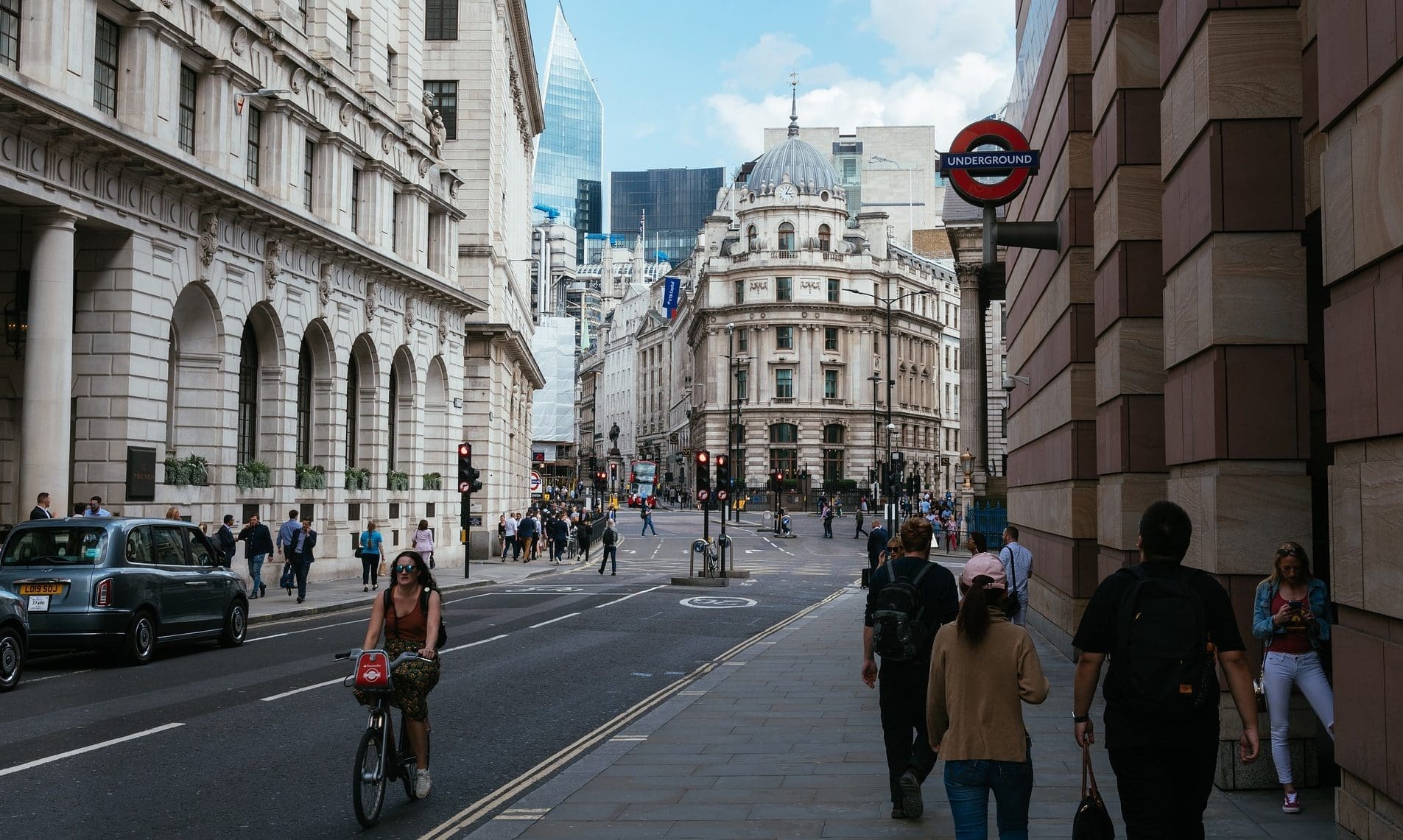 UK quarterly GDP beats expectations despite slowdown