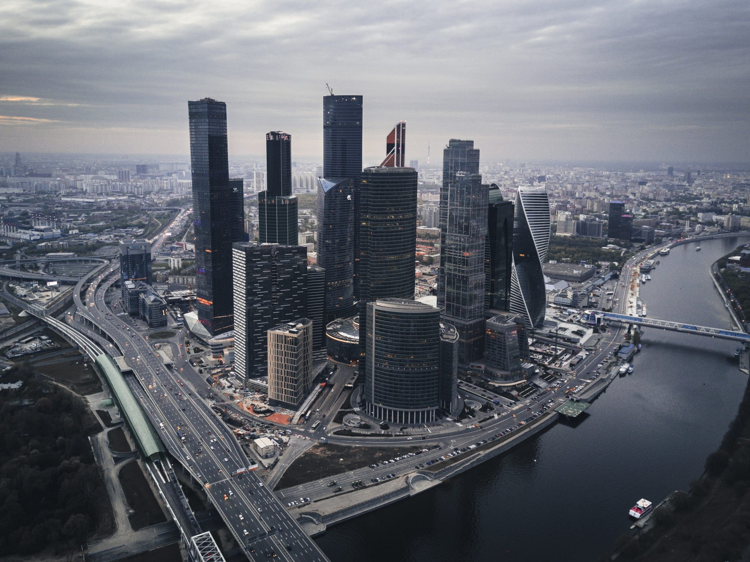 Richemont suspends operations in Russia