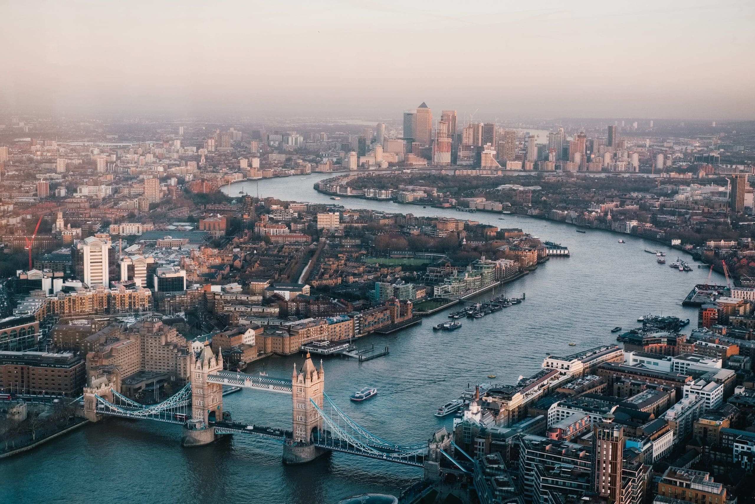 High street footfall continues to lag behind pre-pandemic levels