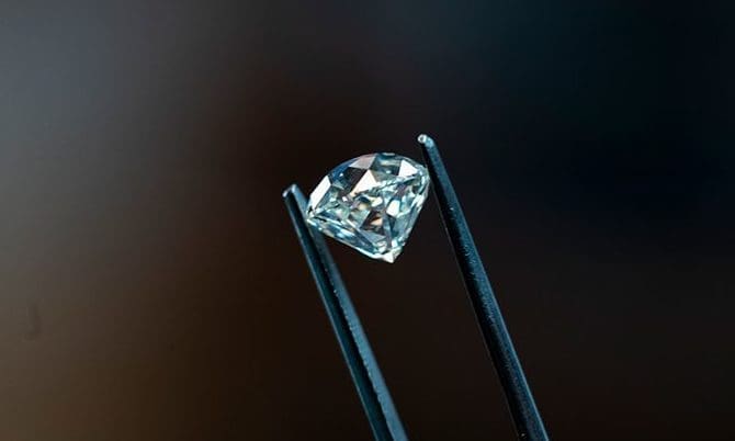 De Beers sees revenues drop to $2.8bn in H1